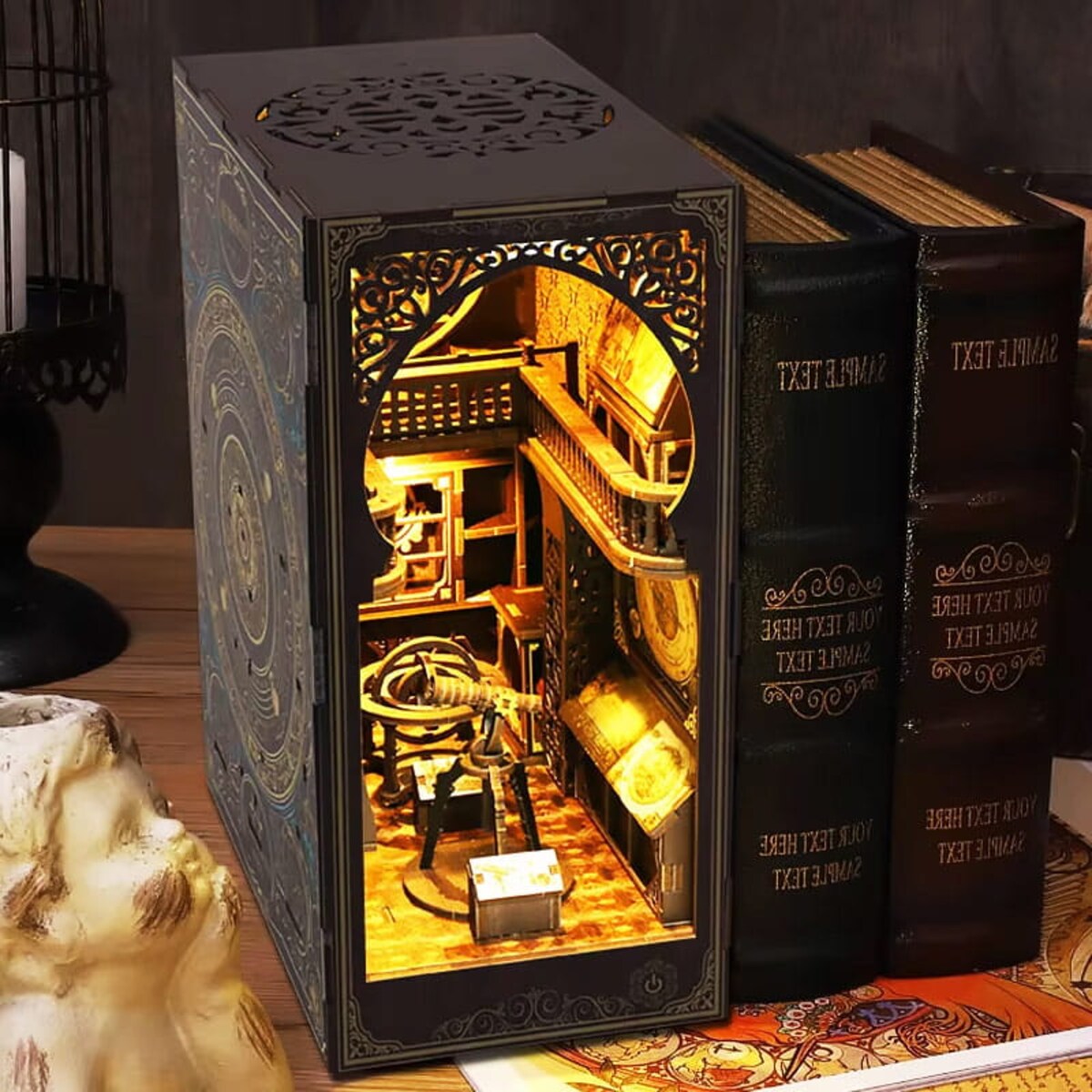 Miniaturowy domek Book Nook - Portal astronomiczny