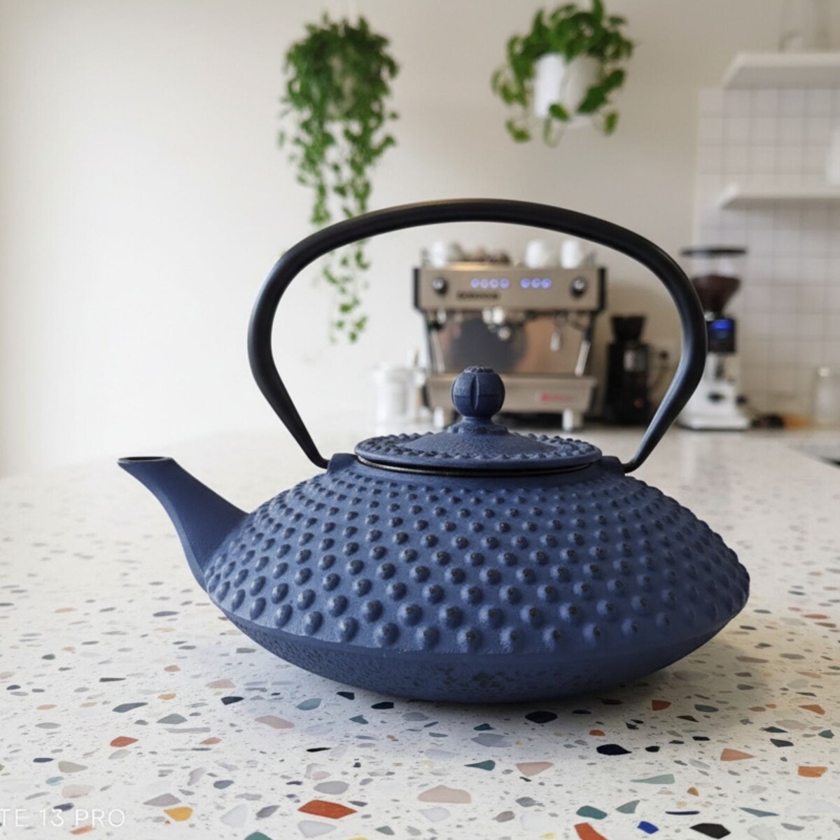 Czajnik żeliwny z zaparzaczem MIKA, 1250 ml