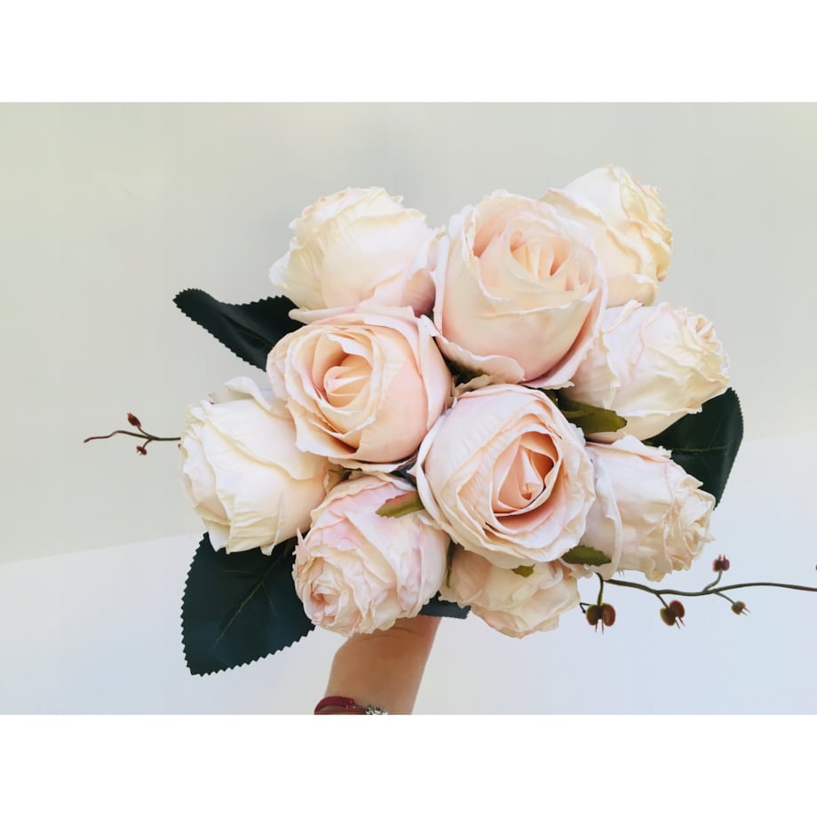 BUKIET róże sztuczne liście na stroik wiązanka do wazonu święta kremowe pik