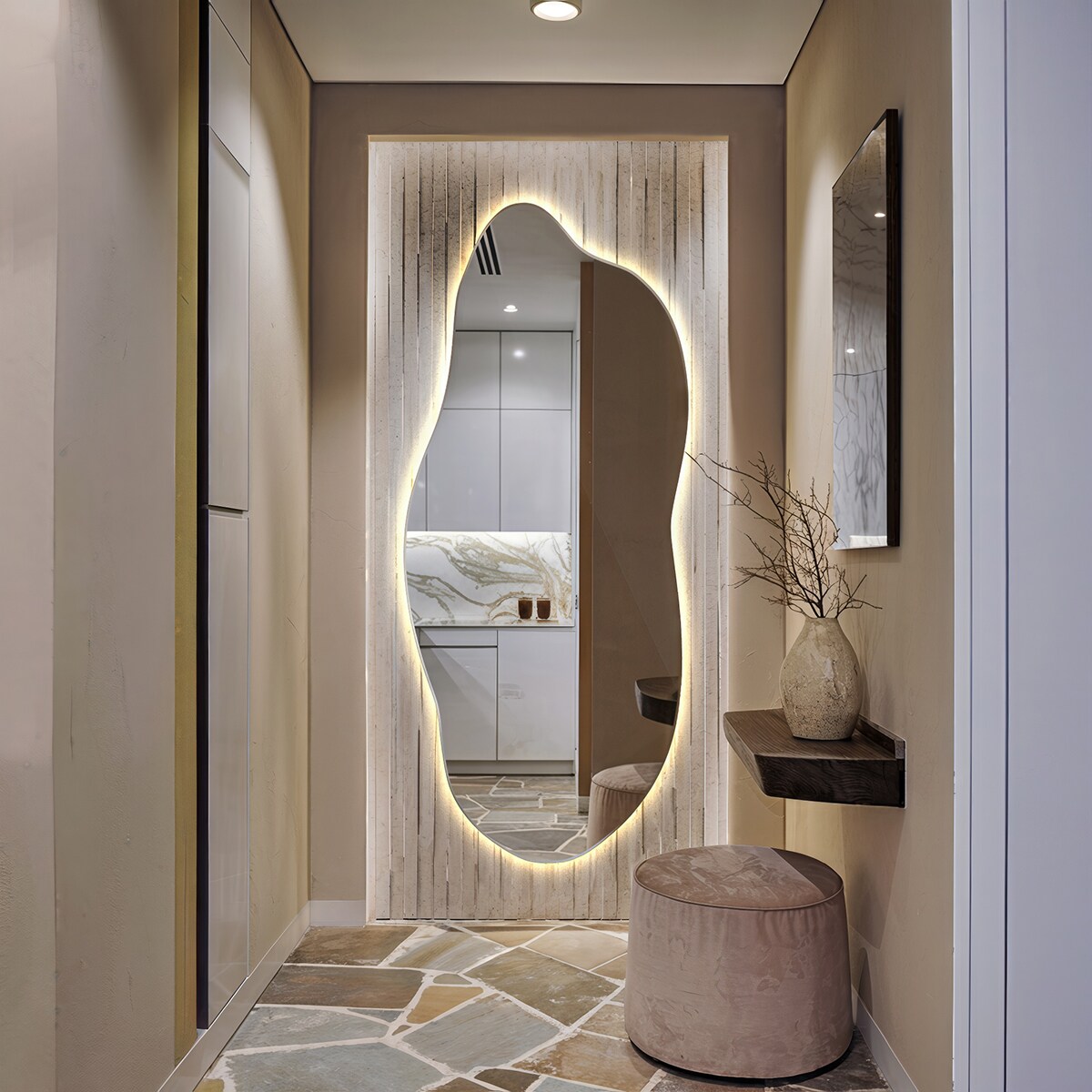 Lustro LED o płynnym kształcie, 45x100 cm, ciepłe światło