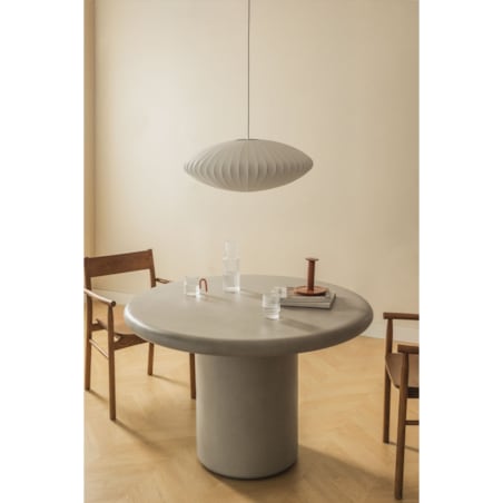 Okrągły stół do jadalni z cementu Namara jasnoszary Ø120 cm