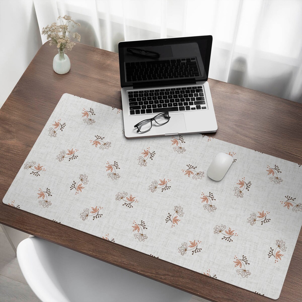 Beżowa mata na biurko Delikatne kwiaty retro, 120x60 cm