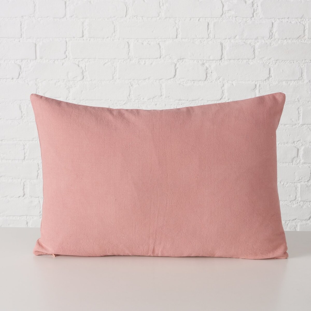 Poduszka dekoracyjna wyszywana w kwiatki HENRIKE, 59 x 39 cm