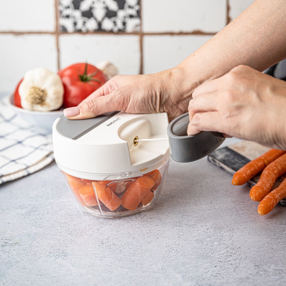 Rozdrabniacz siekacz kuchenny sznurkowy 400ml KINGHOFF