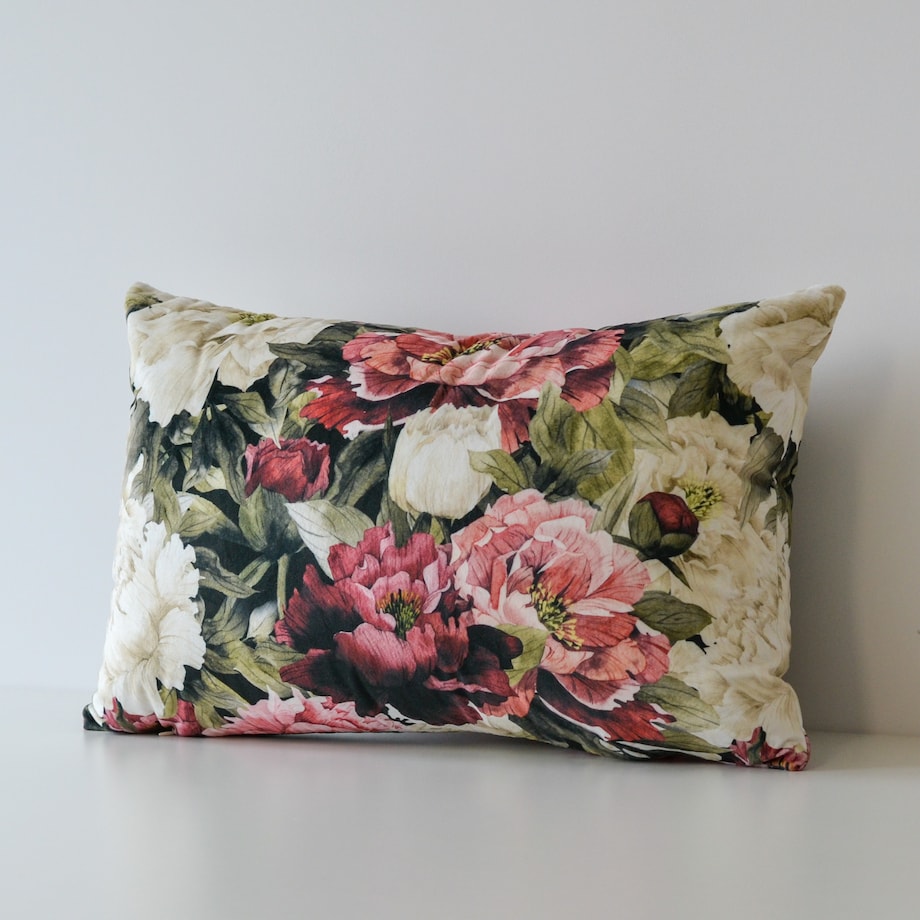 Prostokątna poszewka w kwiaty 40x60 piwonie