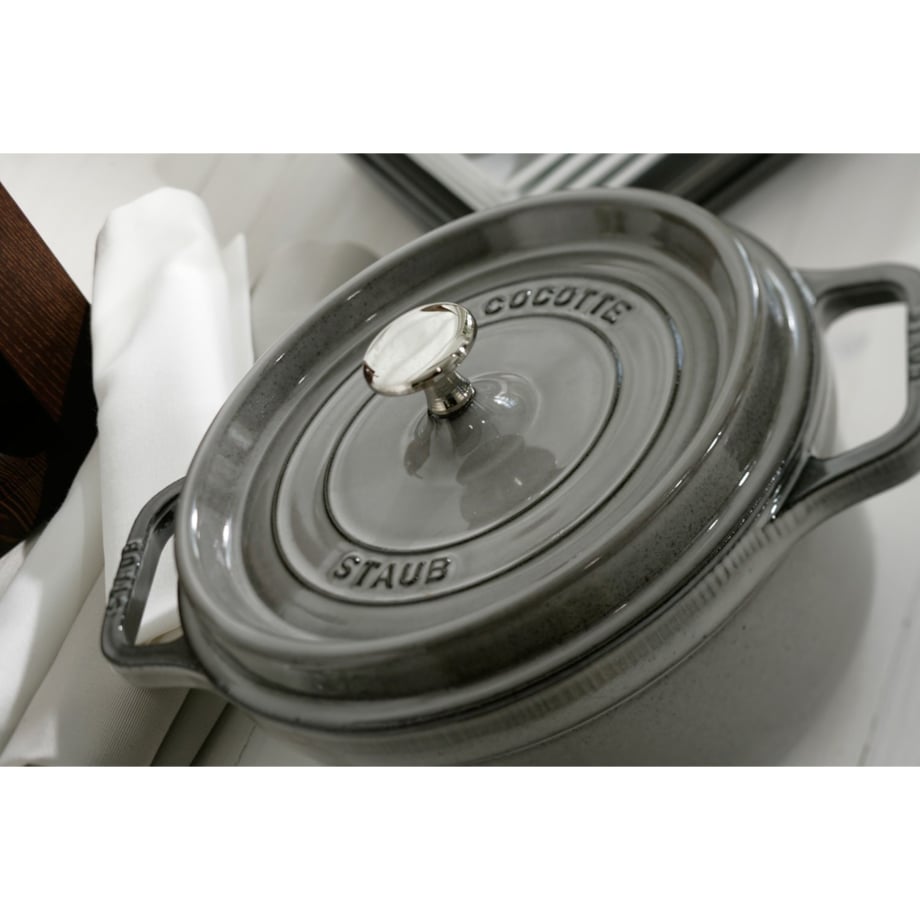 Garnek żeliwny okrągły Staub - Grafitowy, 2.6 ltr