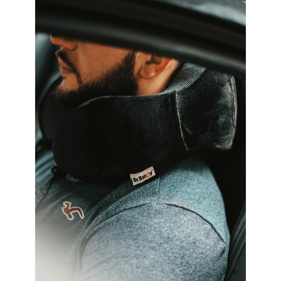 Poduszka podróżna na szyję Dr.Bacty - czarna. Plus zatyczki do uszu i opaska na oczy