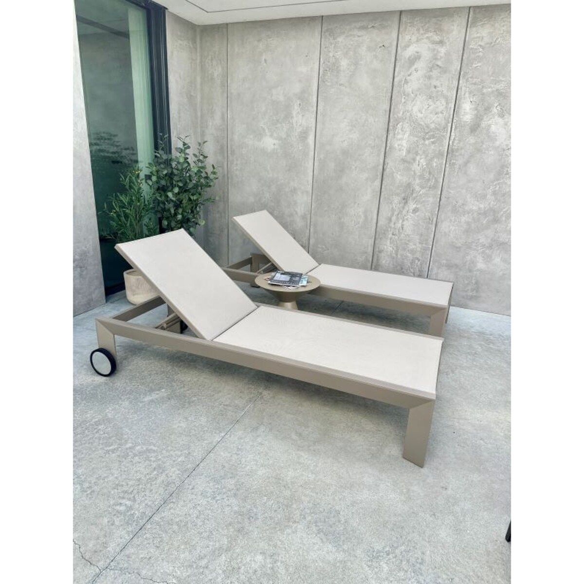 ALUMINIOWY LEŻAK LAURO SZAMPAŃSKI