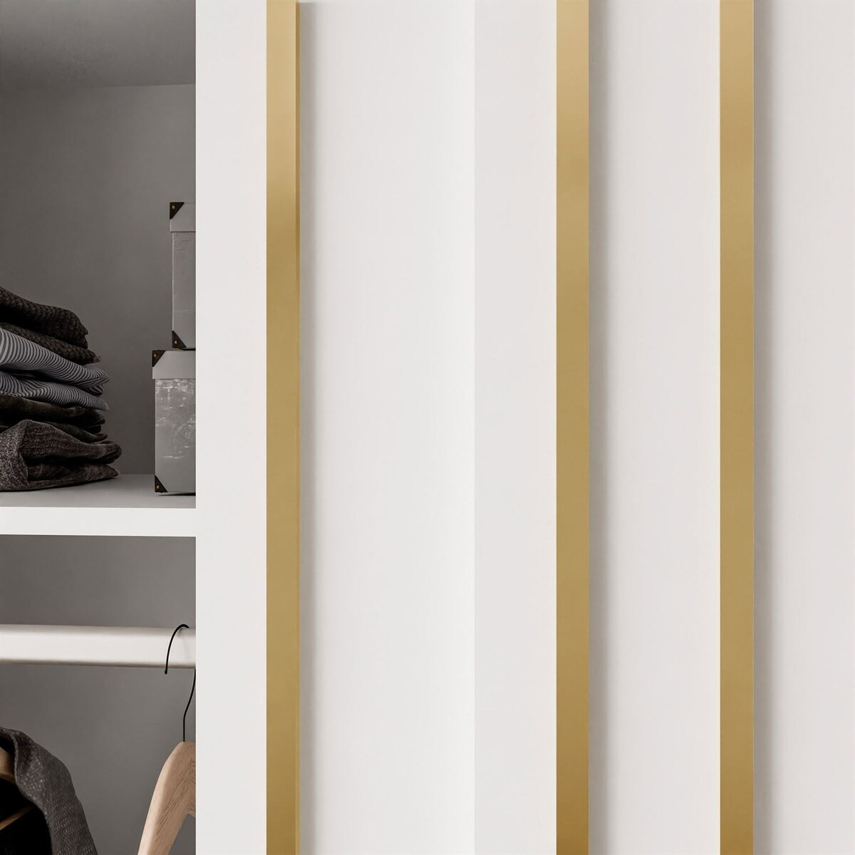 Szafa przesuwna AURIS 150 cm ze złotymi listwami, biała