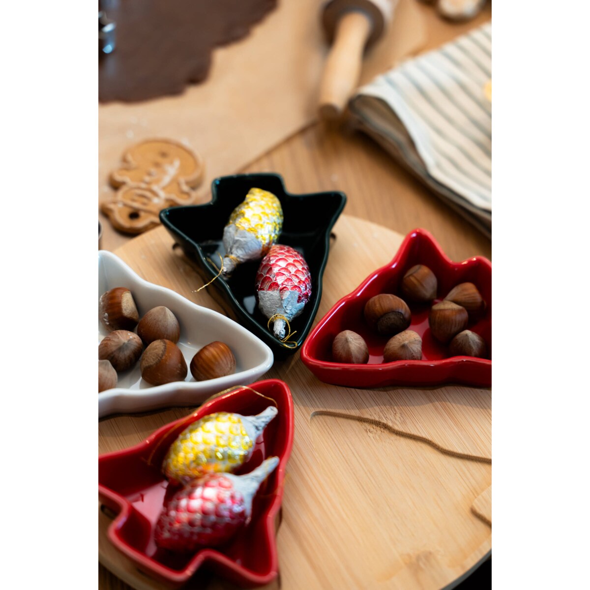 Miseczki na przekąski, w kształcie choinek, 6 naczyń i deska