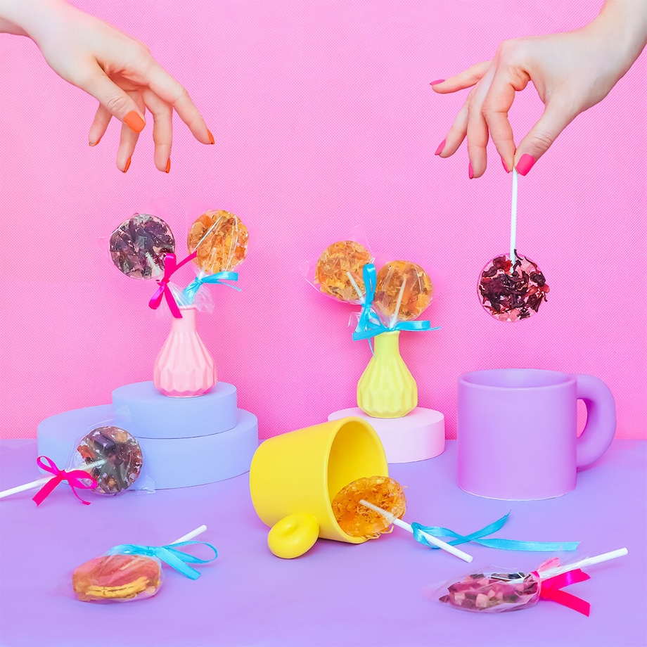 Herbaciany Lizak Malina - pyszny cukrowy lizak do rozpuszczenia w gorącej wodzie z dodatkiem suszonych owoców maliny na prezent, upominek - herbata, napar