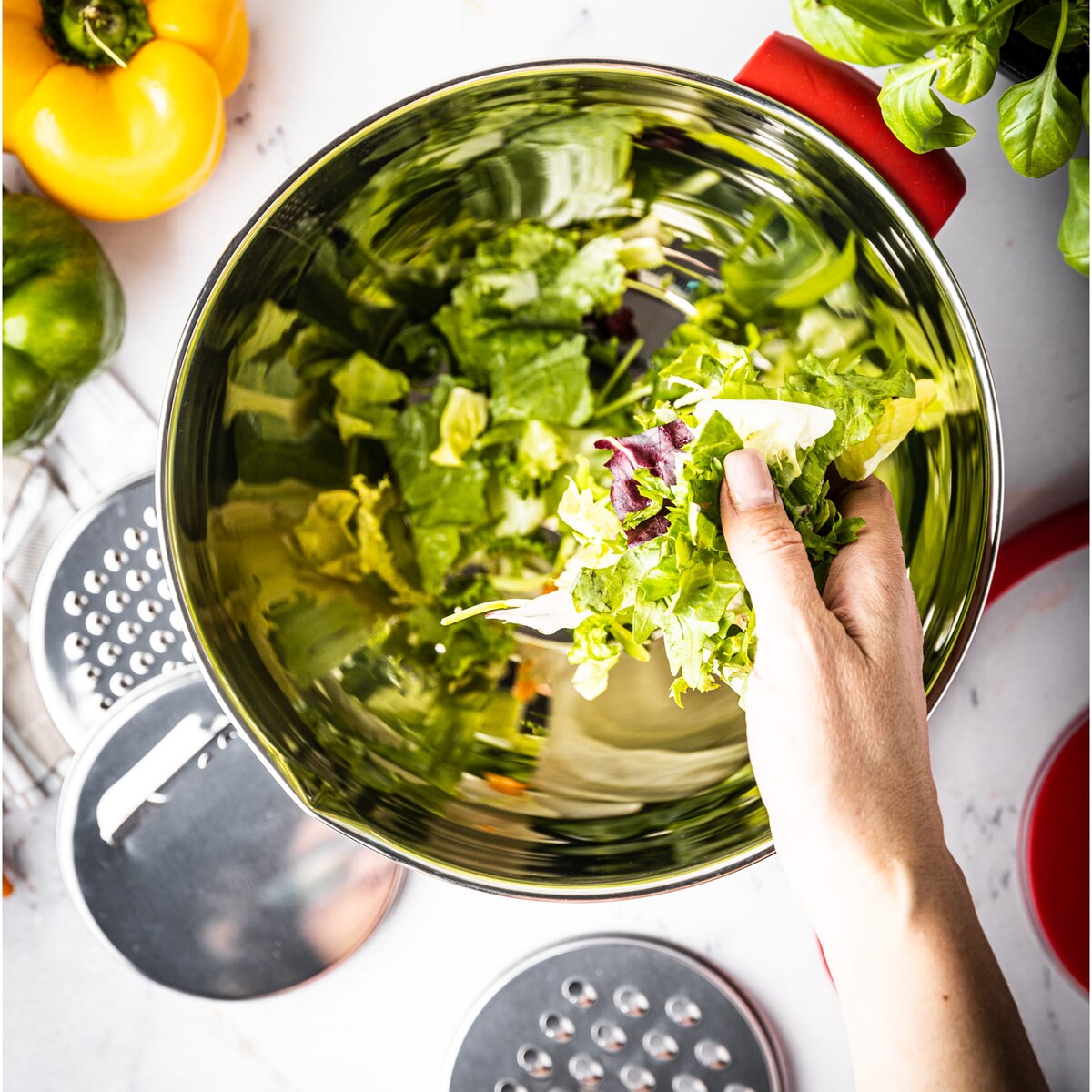 Miska kuchenna wielofunkcyjna z funkcją tarki do warzyw 24cm 5L 5 ele KINGHOFF czerwona