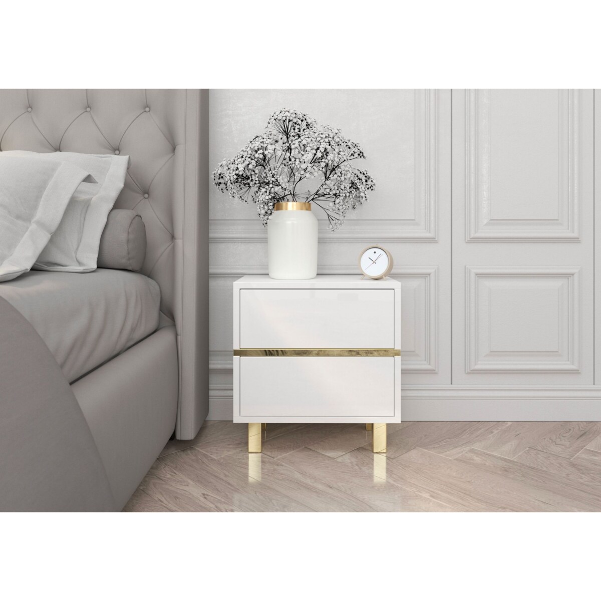 Biała Szafka Nocna Magica ze złotymi dodatkami / szer. 49 cm