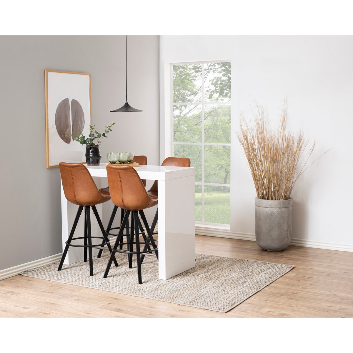 Stołek barowy Dima Brandy z drewnianymi nogami