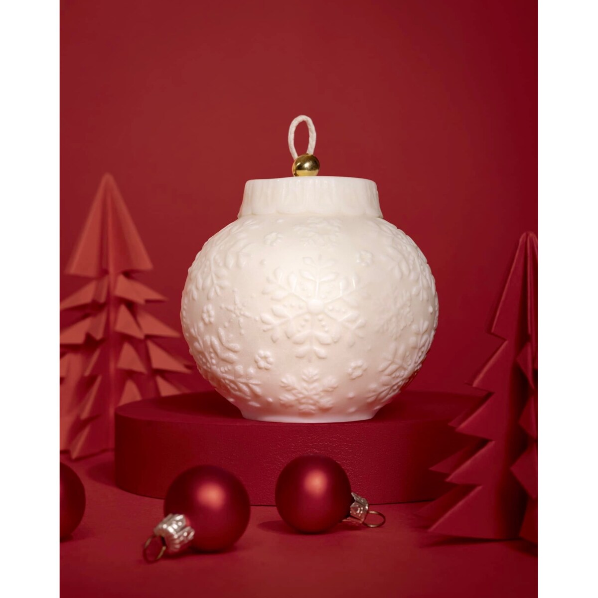 Świeca sojowa Bombka Śnieżynka – ręcznie robiona świąteczna dekoracja