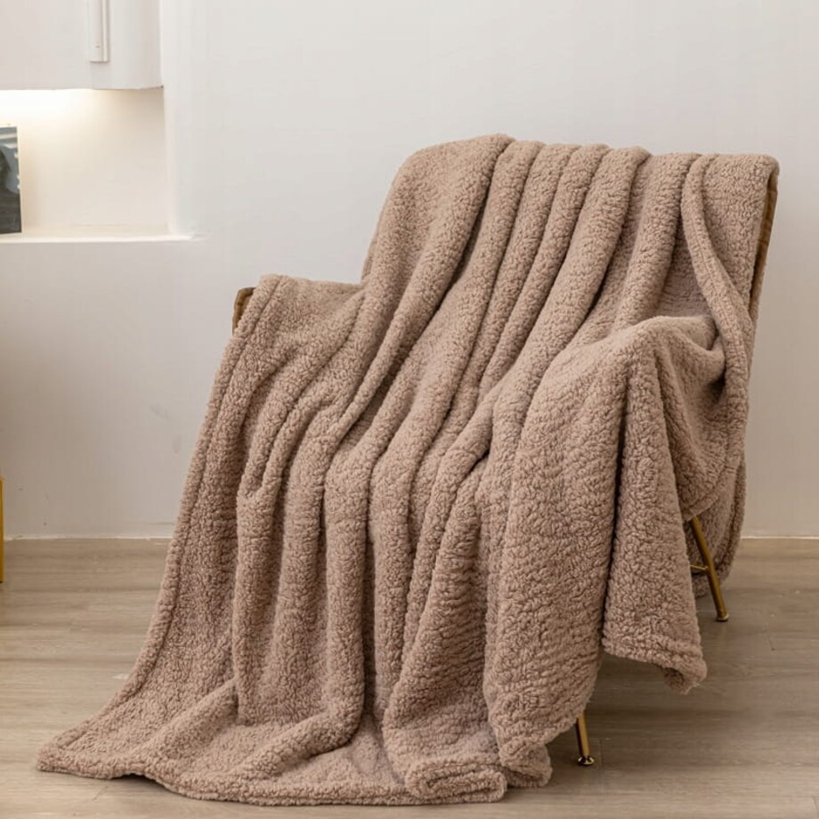 Gruby miękki Koc Bukla Baranek Narzuta Pled na Łóżko 150 x 200 Ciepły Boucle