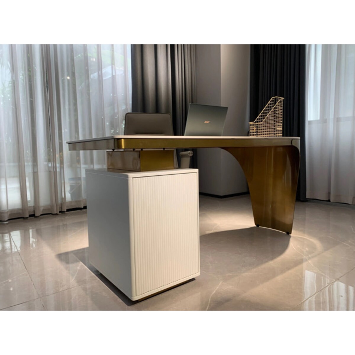 Białe - złote biurko ze stali nierdzewnej Matrix Premium 140x70x75