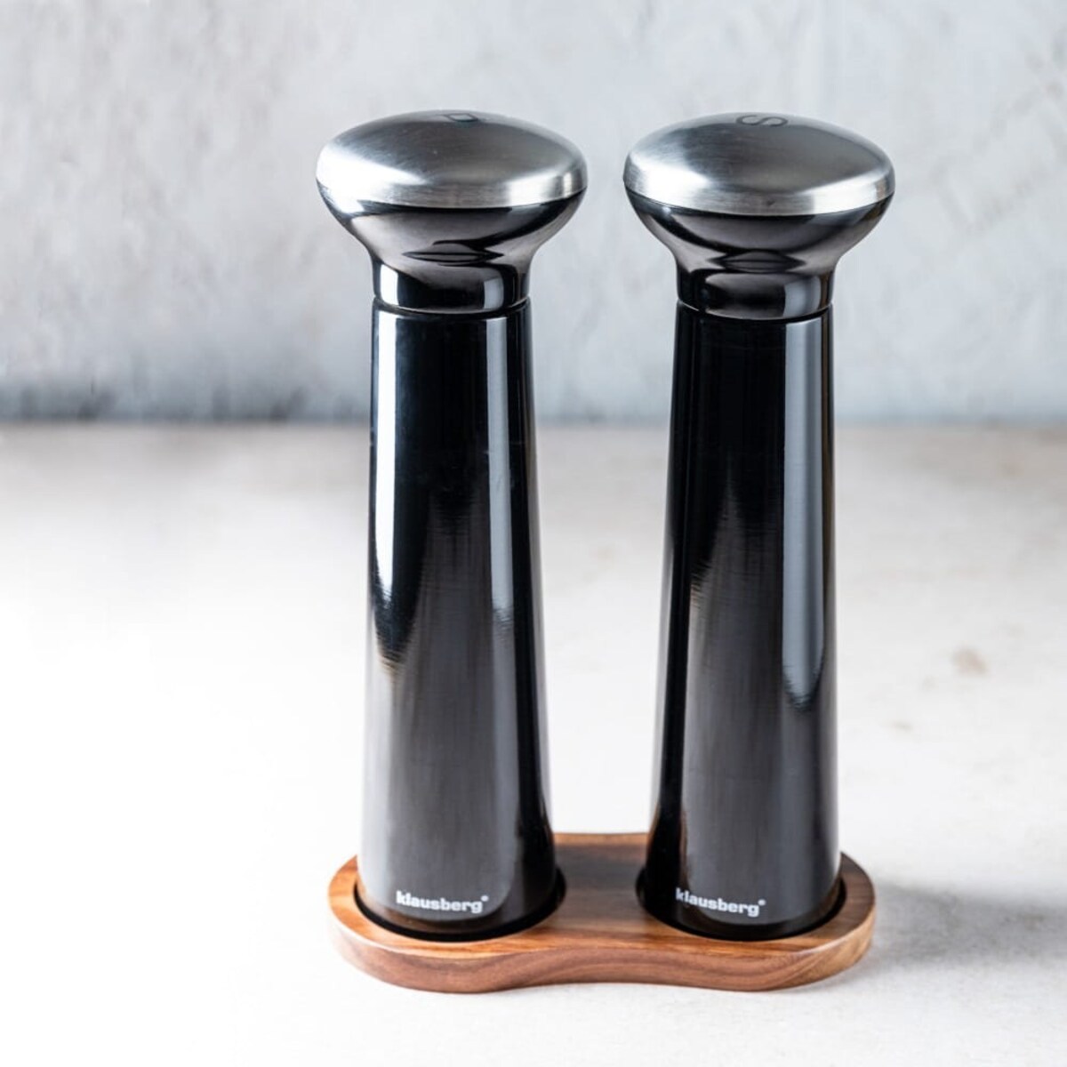 Zestaw młynków ręcznych do pieprzu soli przypraw Solniczka młynek czarny KLAUSBERG