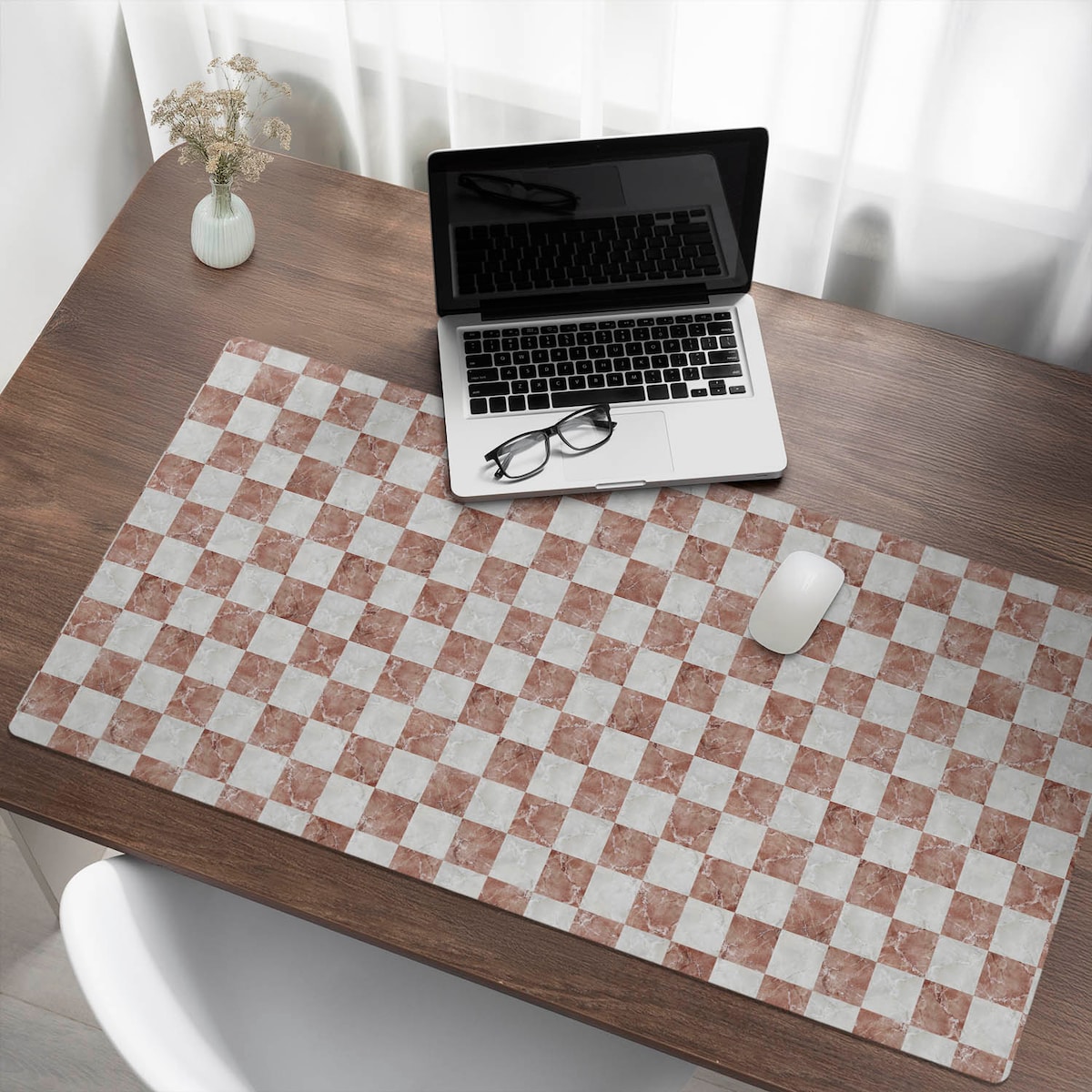 Brązowa mata na biurko Marmurowa szachownica, 120x60 cm
