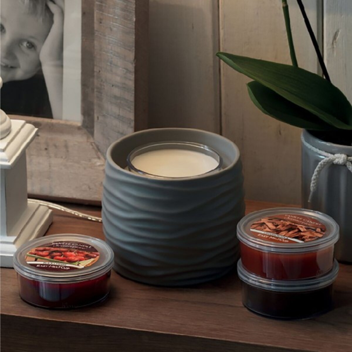 Yankee Candle kominek Scenterpiece NOAH BLACK