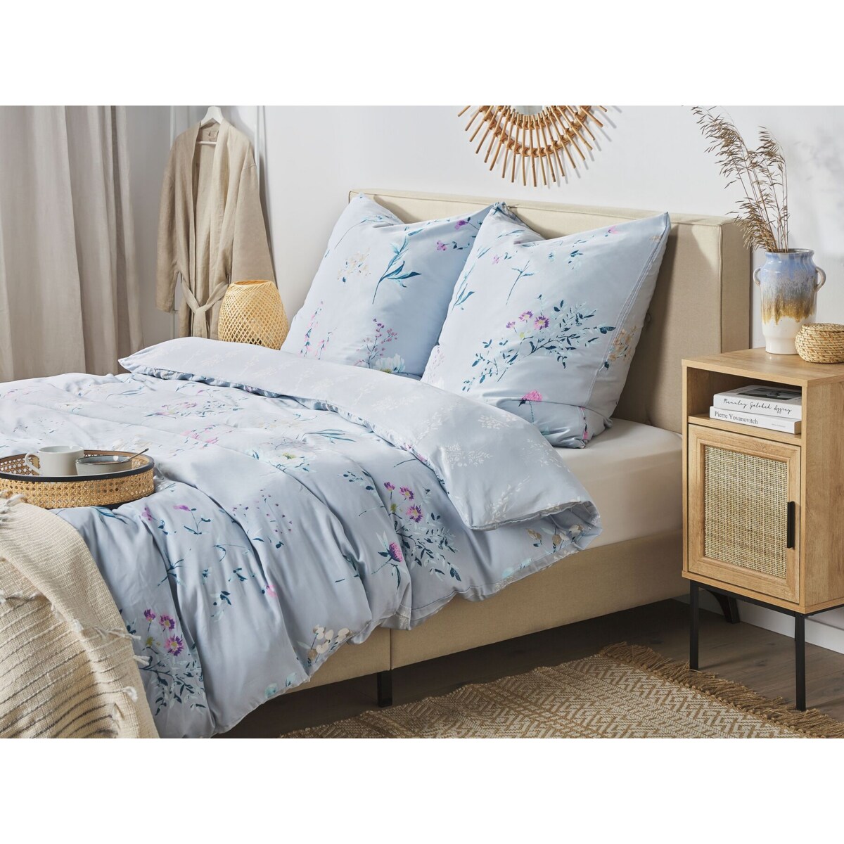 Komplet pościeli bawełnianej satynowej w kwiaty 240 x 220 cm niebieski EVERGREEN