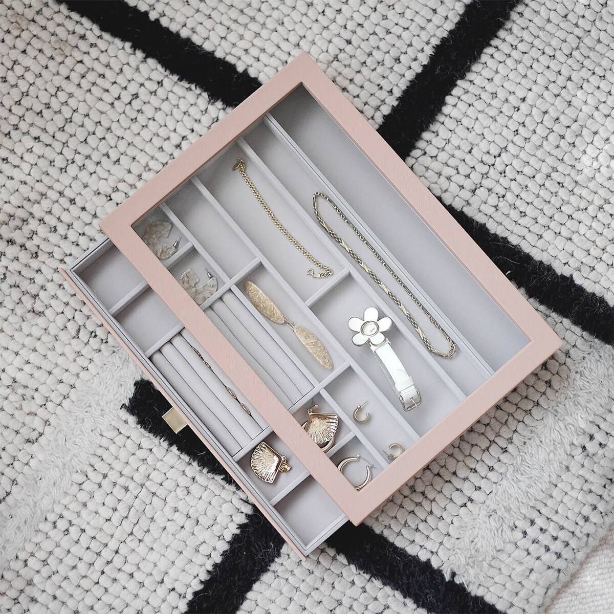 Szkatułka na biżuterię Stackers 16 komorowa supersize różowa z szufladą i szklaną pokrywką