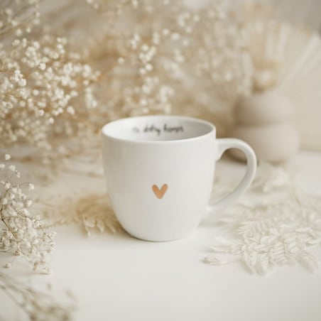 Biały kubek porcelanowy 300 ml - motyw złotego serca dla przyjaciółki na urodziny
