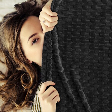 Narzuta Na Fotel 70x160 Design91 CINDY 6 czarny Eurofirany Tłoczony 3D