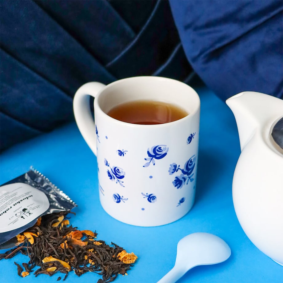 Duży elegancki kubek ceramiczny z motywem szafirowych pąków 250ml prezent upominek na Dzień Babci i Dziadka dla niej niego