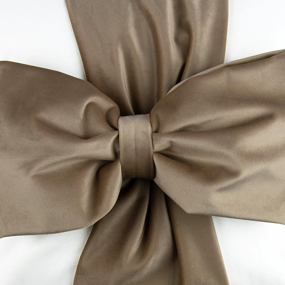 Poduszka VELVET VE2282 | Piaskowa kokarda 40 x 40 cm