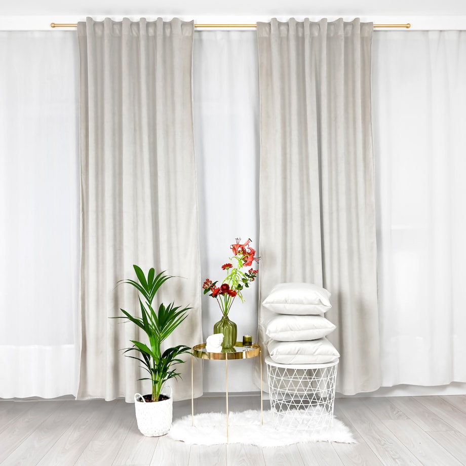 Mięsista zasłona z tkaniny welurowej w kolorze ecru 140x250 cm