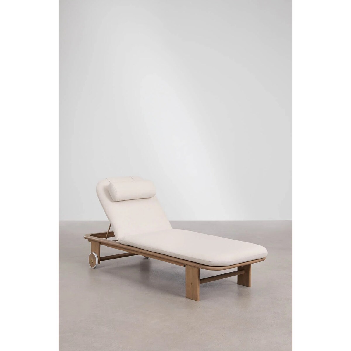 Leżak rozkładany z drewna akacjowego Uleno, jasny