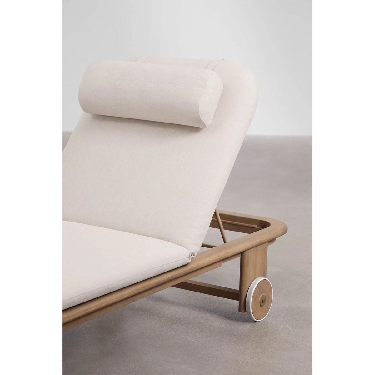 Leżak rozkładany z drewna akacjowego Uleno, jasny