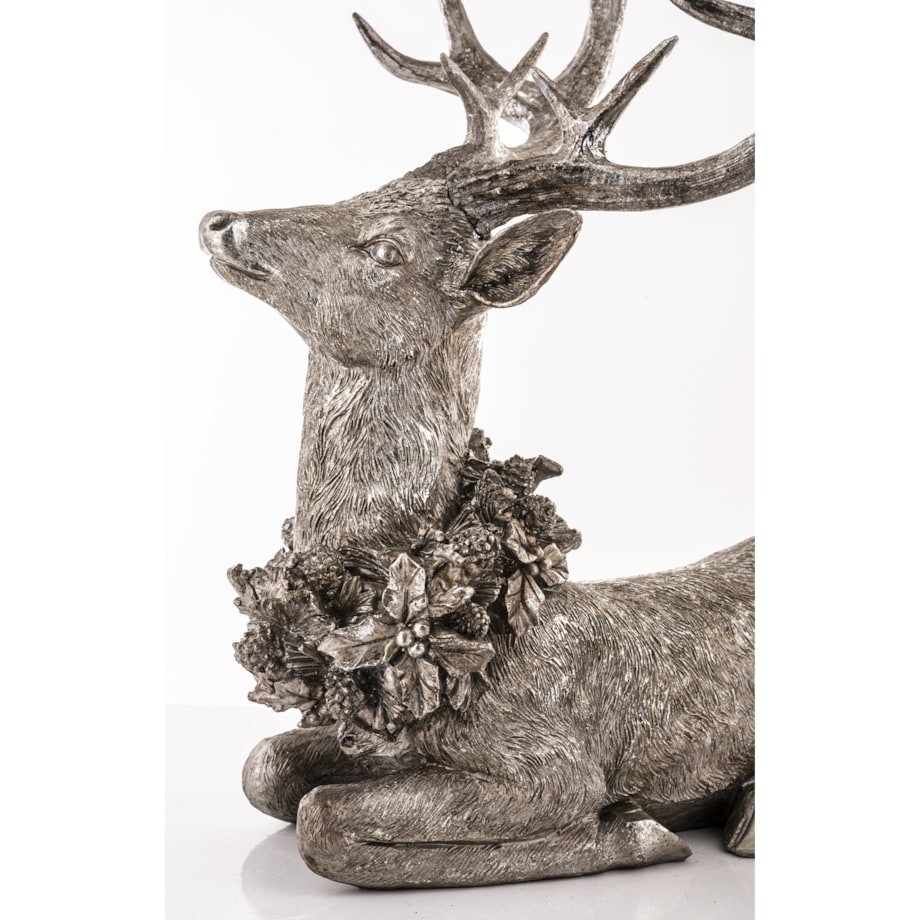 Dekoracja - figurka leżącego jelenia 50x38x28 cm SHIKA srebrny z wieńcem