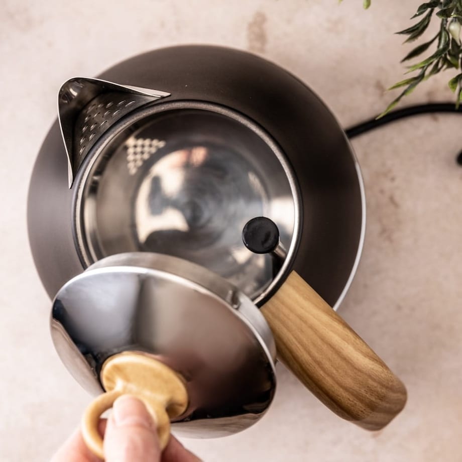 Czajnik elektryczny ze stali nierdzewnej 1.7L czarny KLAUSBERG