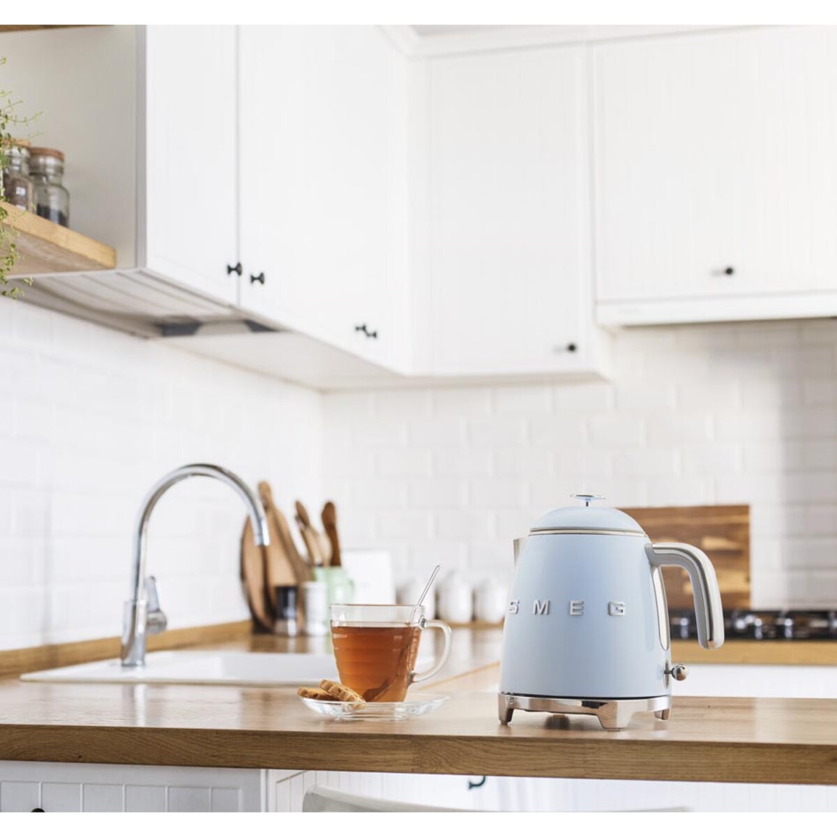 Czajnik elektryczny pastelowy błękit 50's Style, 800 ml, SMEG