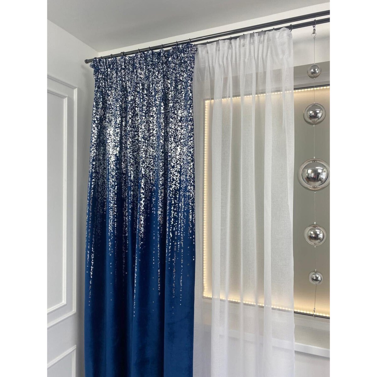 zasłona welurowa "srebrny deszcz" 140x270 na taśmie marszczącej. granat