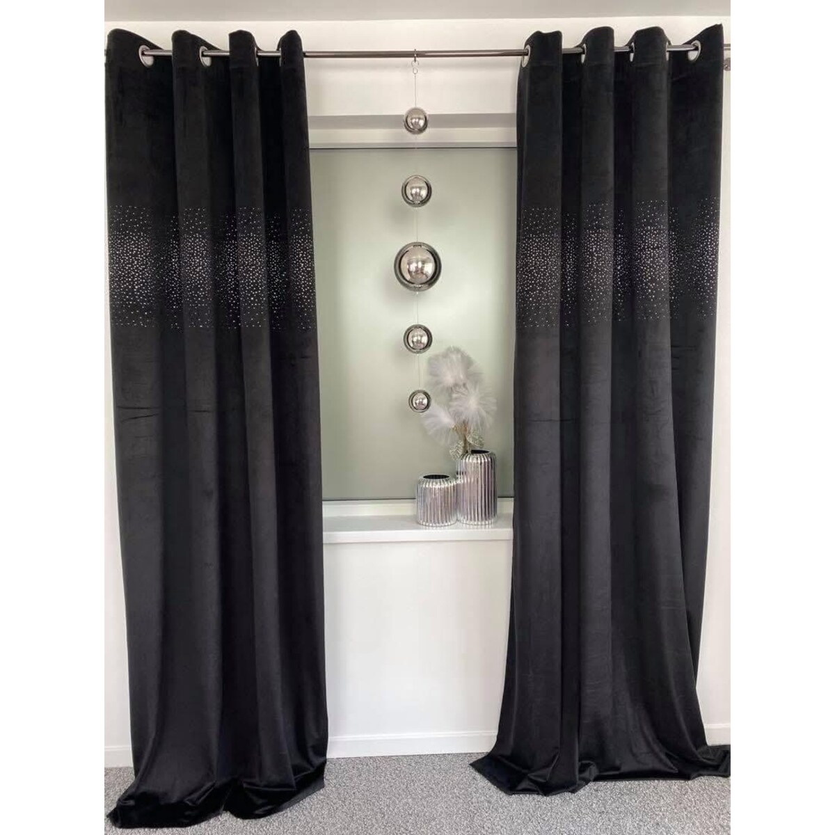 Zasłona welurowa "ALLUMINIUM" 140x250 KRYSZTAŁKI na przelotki czarny