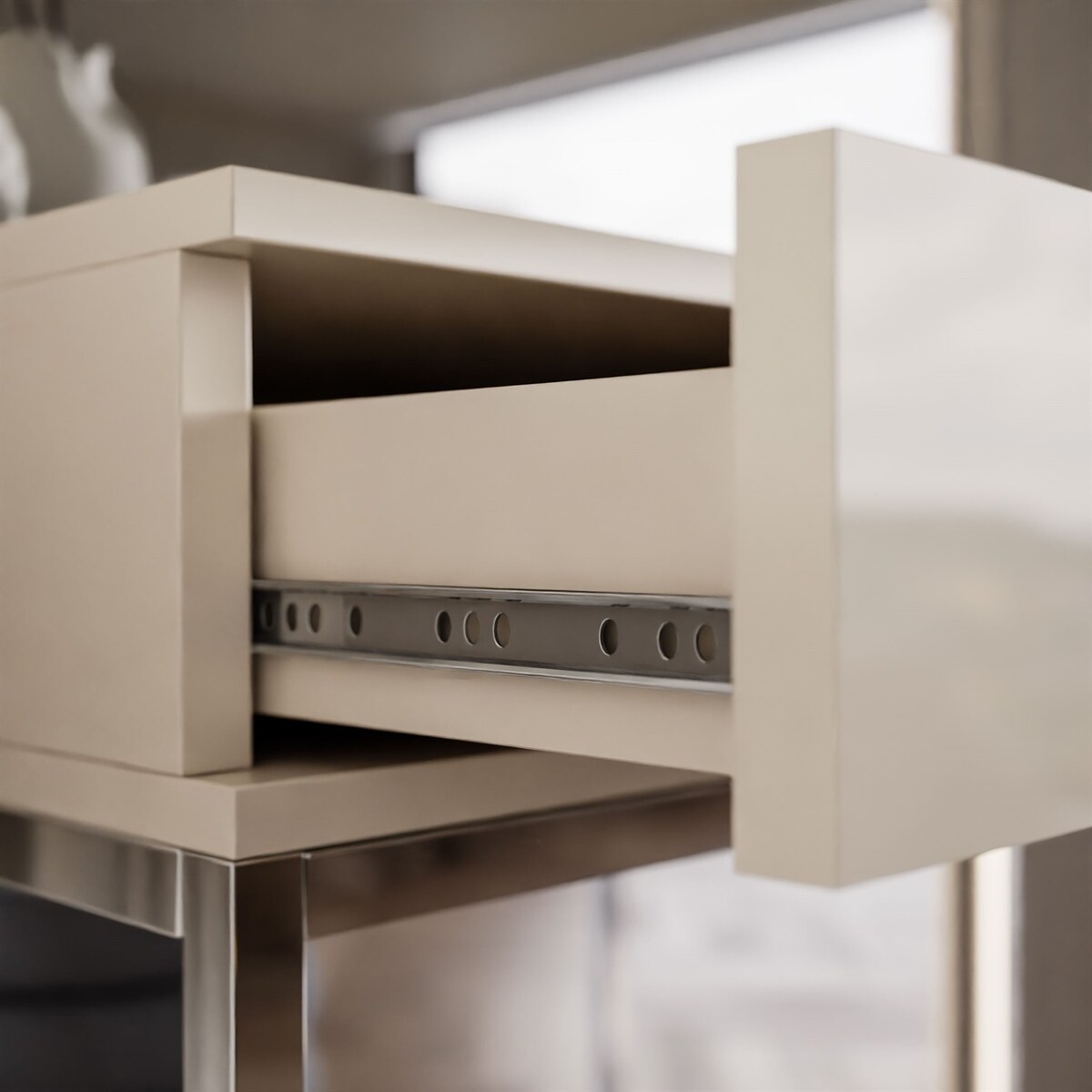 Konsola BLANCO GLAMOUR KASZMIR na chromowanym stelażu, push-to-open