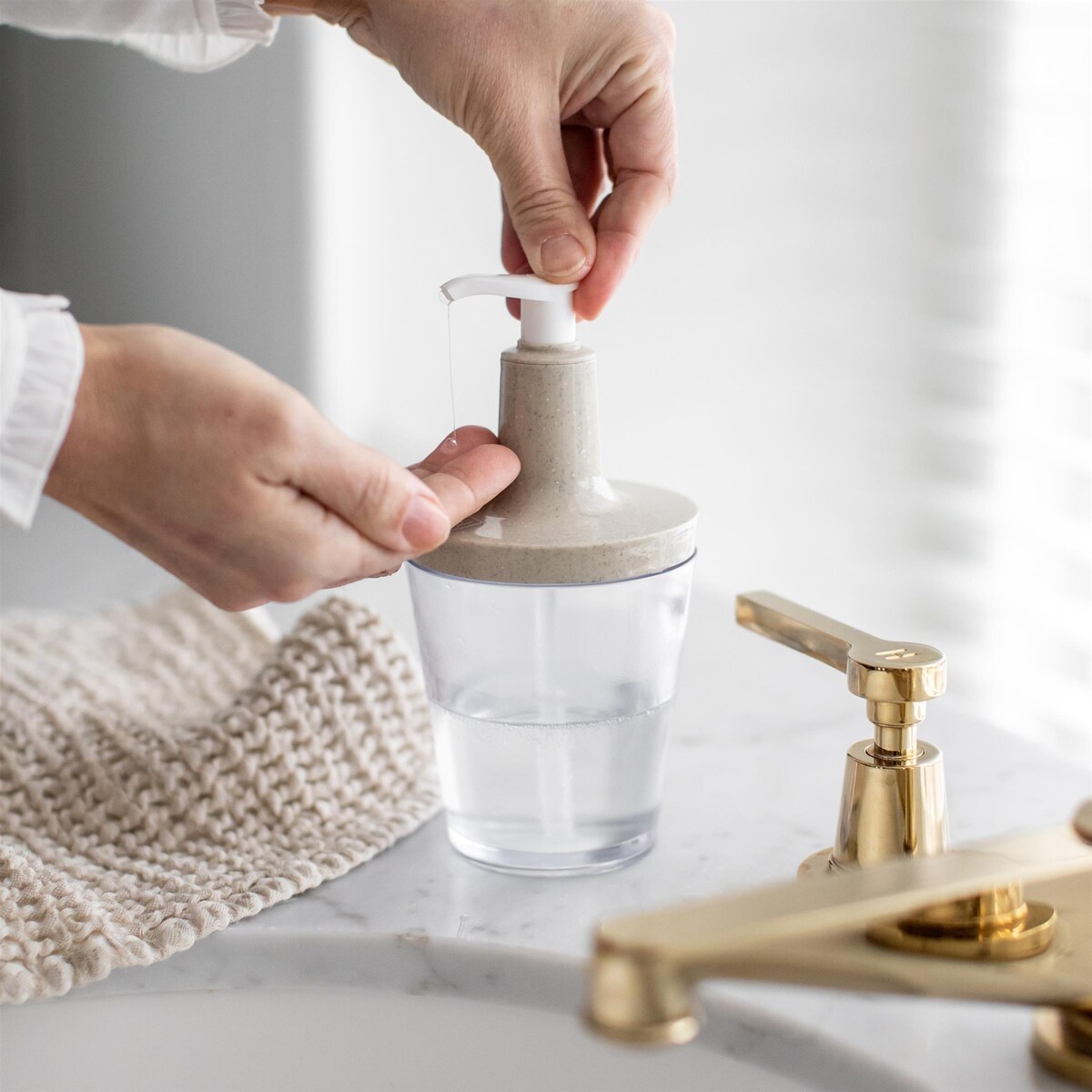 Dozownik do płynnego mydła FLOW, KOZIOL