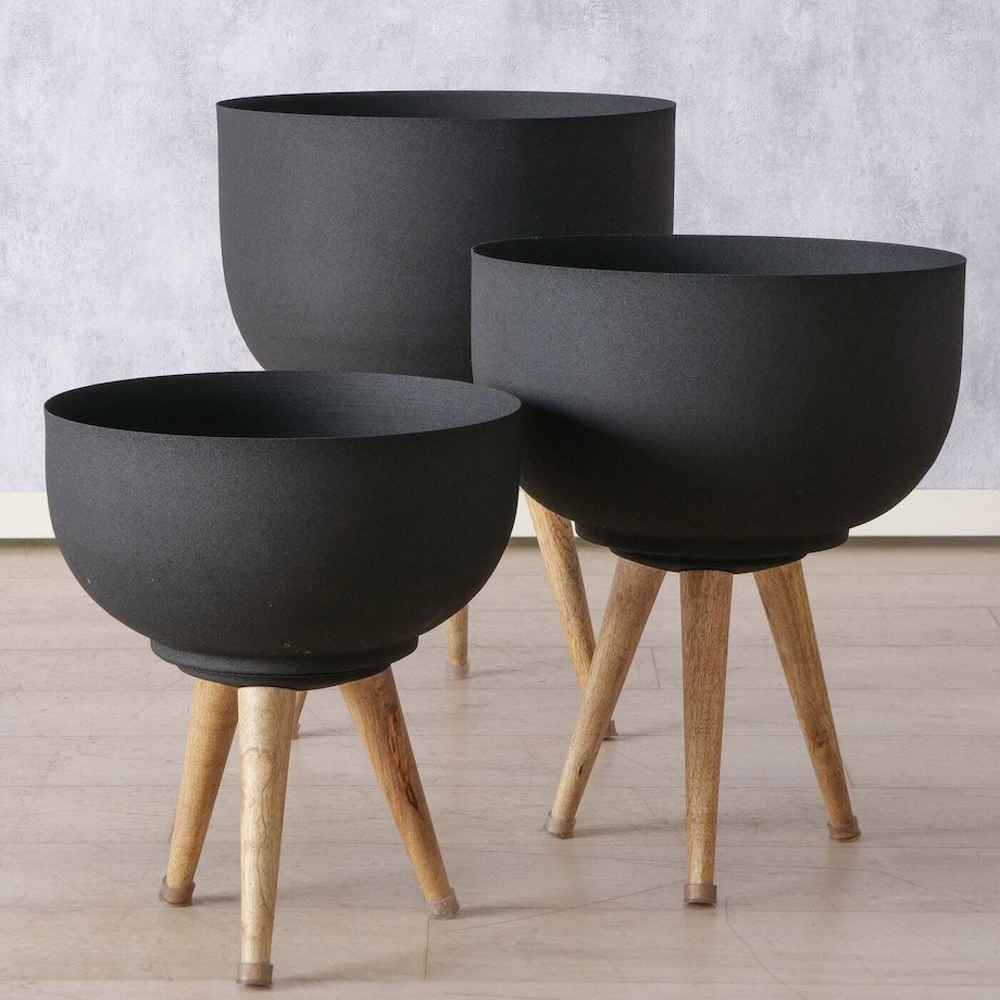 Metalowe doniczki na kwiaty TOPCO, nóżki z drewna mango, 3 sztuki