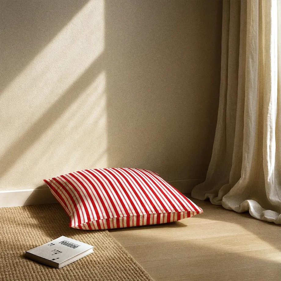 Poduszka świąteczna - klasyczne czerwone świąteczne paski