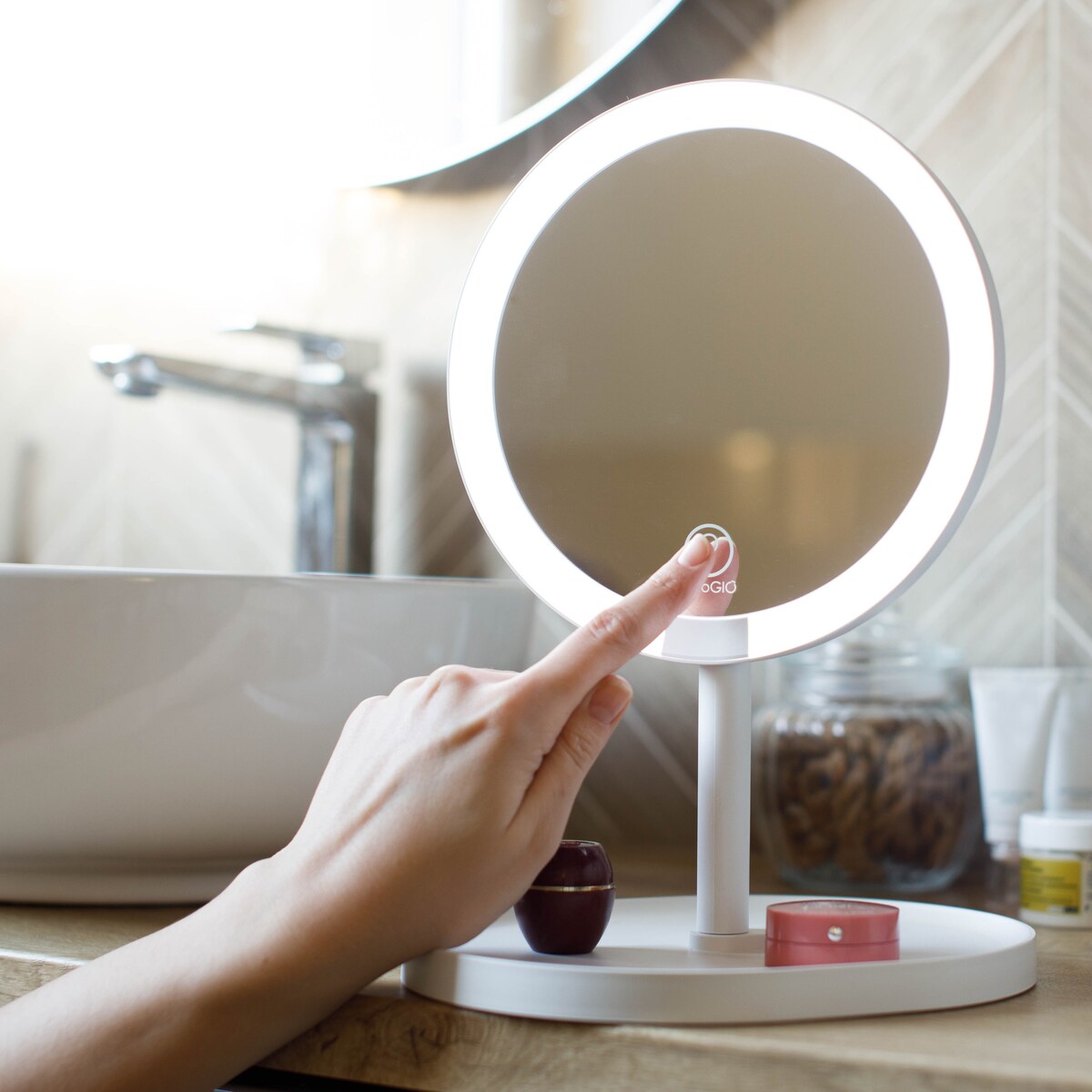 INNOGIO GIOPERFECT DIAMOND GLOW LUSTERKO KOSMETYCZNE Z PODŚWIETLENIEM LED