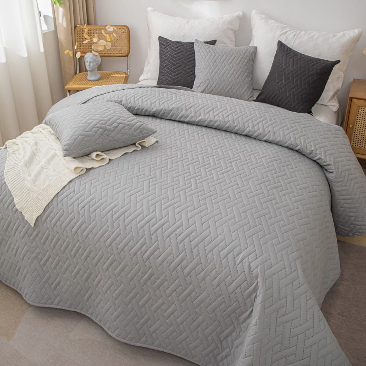 Szara Narzuta Pled Pikowana na Łóżko 240 x 220 Dash miękki Kocyk Uniwersalny