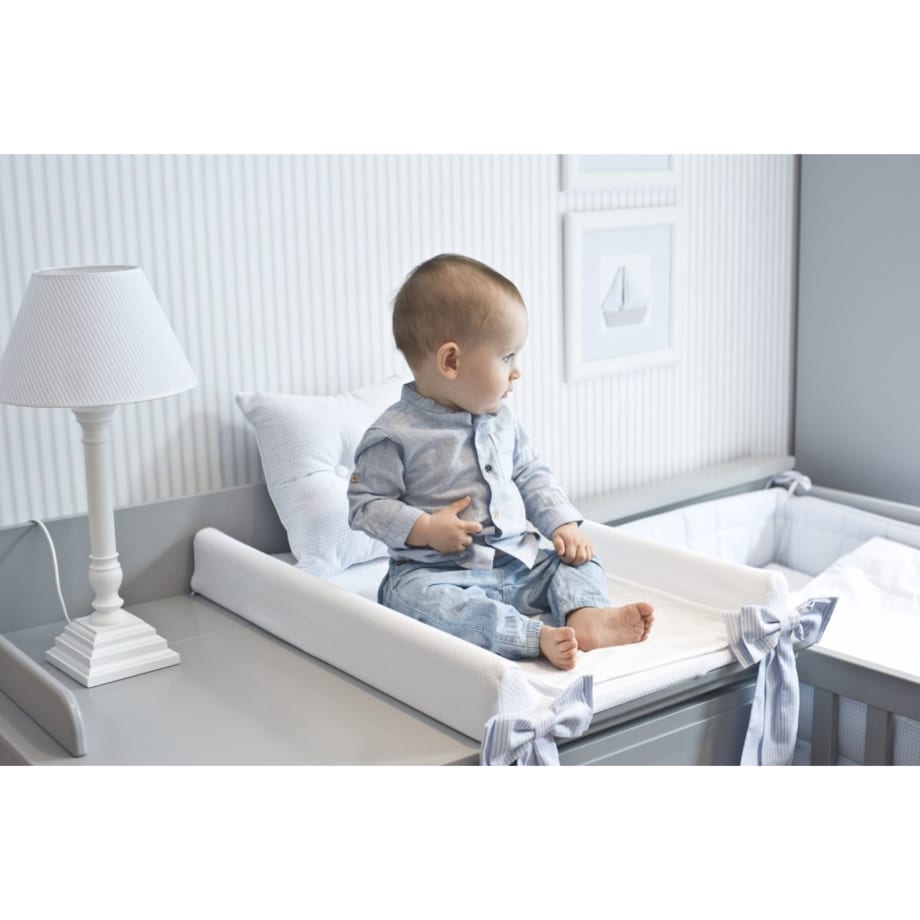 Przewijak z szarymi kokardami