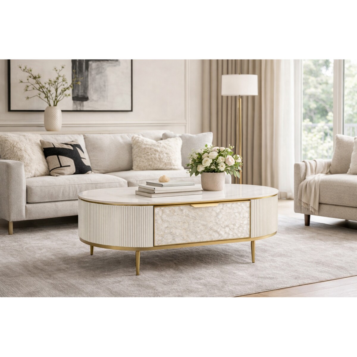 Kremowy stolik kawowy glamour Champion z muszlami i spiekiem 122x71x45