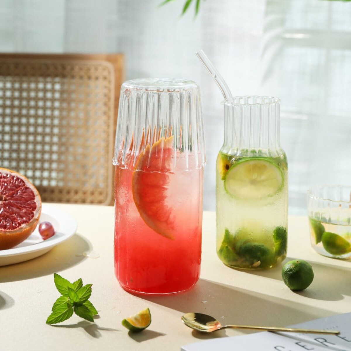 Karafka z falowanymi ściankami 600ml i pokrywką- szklanką 200 ml KARR02