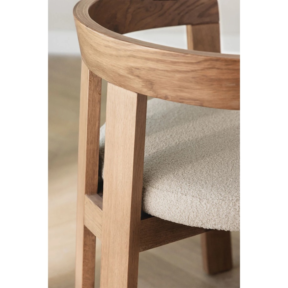 Krzesło z podłokietnikami, jasne drewno, kremowe bouclé, Yvonne