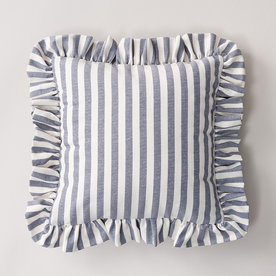 Poszewka Paula z falbaną 45x45 granatowo-białe pasy (1,5cm)