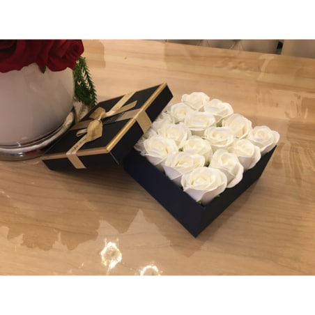BOX PACHNĄCE białe RÓŻE MYDLANE GOTOWY PREZENT upominek urodziny ślub kwiat